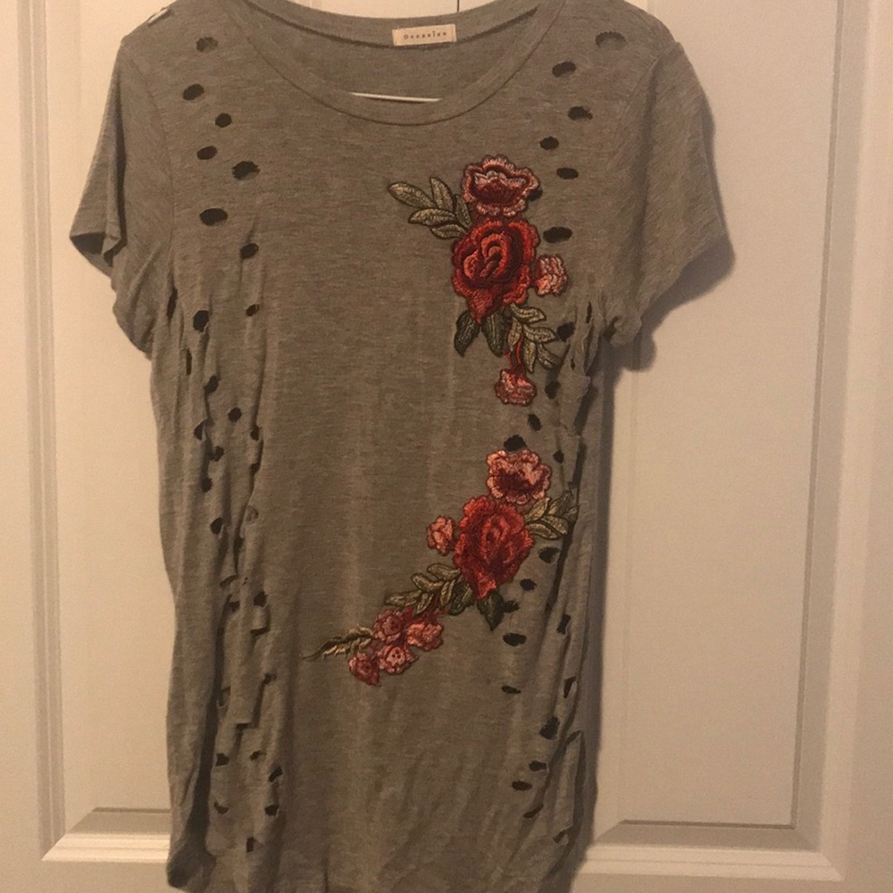 Floral 🌺 ripped pattern gray T-shirt